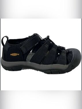 The Clymb KEEN
Newport H2
Water Sandals 
Keen Black Outdoor Webbing Sandals